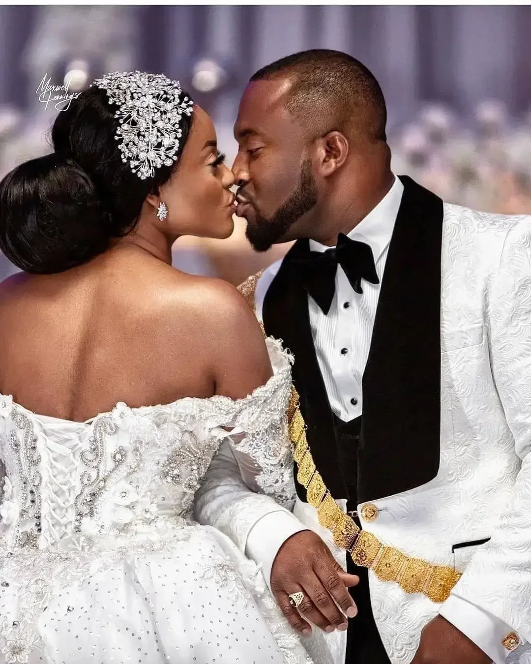 Customized  Mermaid Wedding Dresses With Detachable Skirt Long Sleeves Puffy Beaded Lace Appliques Bridal Gowns