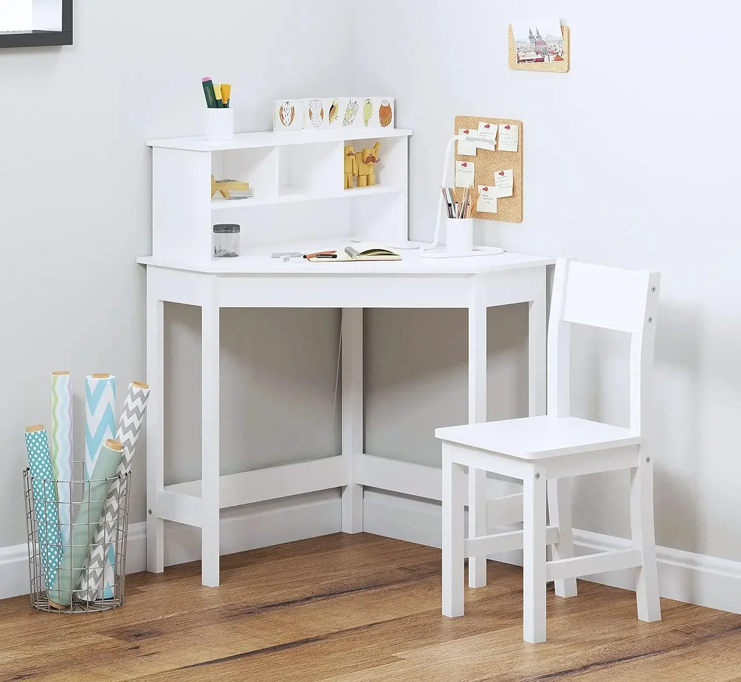 Kids Desk, Kids Corner Desk and Chair Set, Kids Study Desk with Storage and Hutch for Home School Use,White