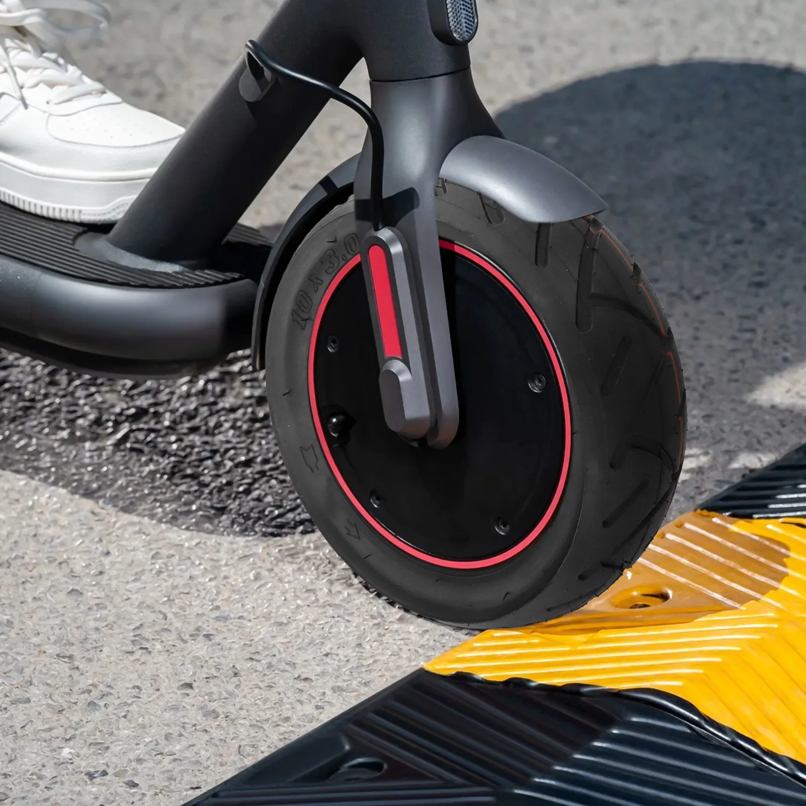 10x3.0 Inch Tubeless Tyre for Zero and For Kaabo Mantisde E-Scooter Compliant with Local Restrictions on Private Land Use