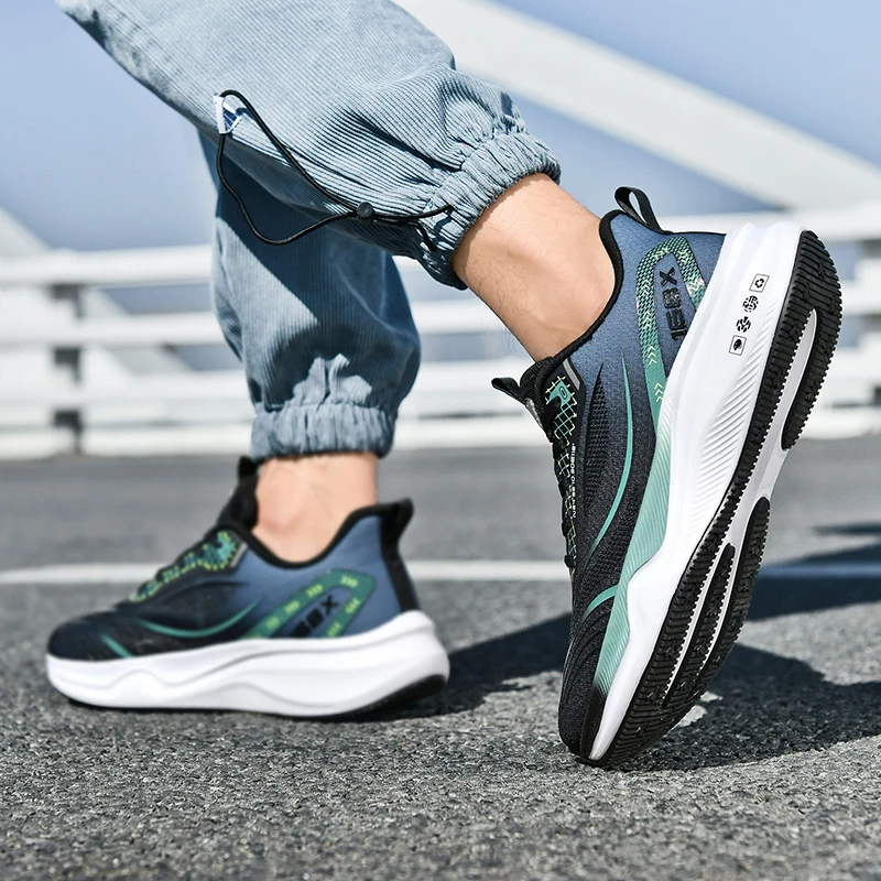 Men's casual sports shoes comfortable breathable non-slip wear-resistant board shoes cloth shoes