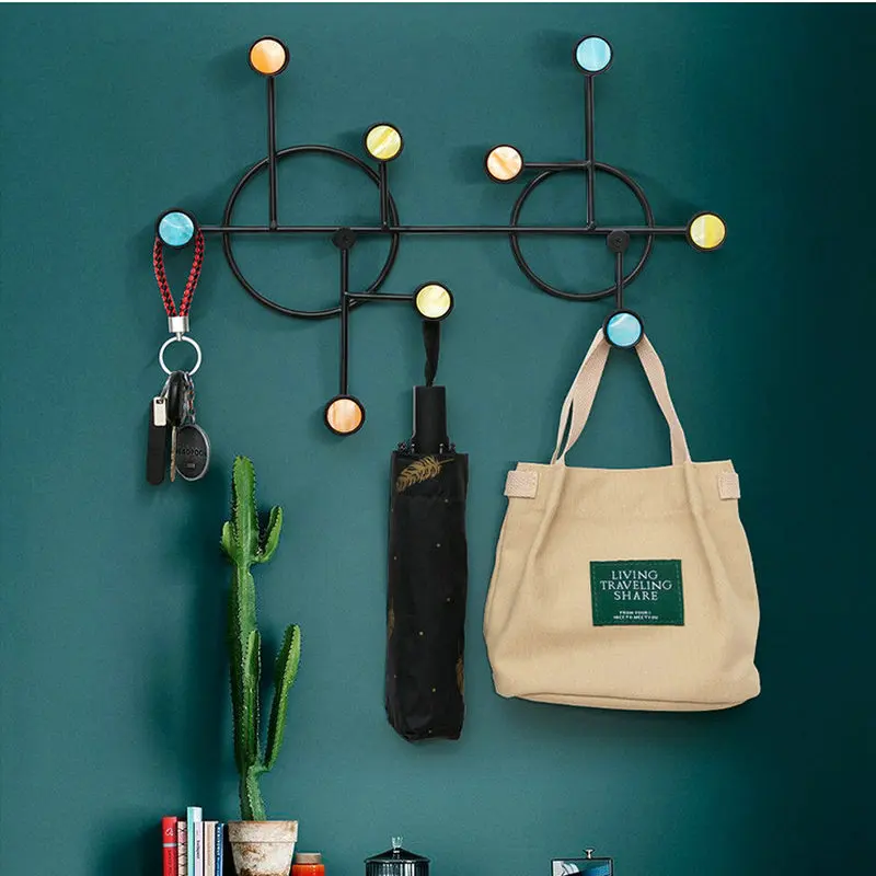 Decoração de Parede em Ferro Geométrico HQ IA01, Gancho para Casacos e Chaves em Aço Preto com Pontas Douradas para Bar, Café, Casa e Sala de Estar