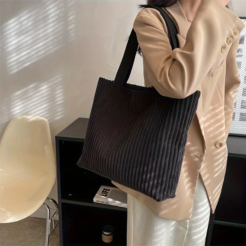 ฤดูใบไม้ร่วงและฤดูหนาวใหม่กระเป๋าสะพายขนาดใหญ่น้ําหนักเบา Corduroy Tote กระเป๋า Commuter Shopping สุภาพสตรี Casual Tote กระเป๋า