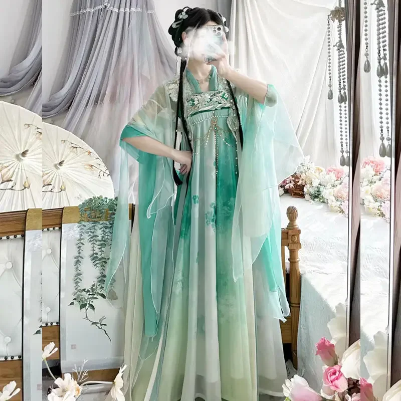 

Chinese female Hanfu Heavy Industry embroidery flower petal sleeve retro dance cosplay fairy sweet and lovely Hanfu set