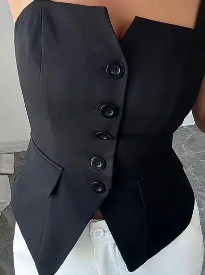 Damenmode im lässigen Stil, einfarbig, mit Knöpfen und Hosenträgern