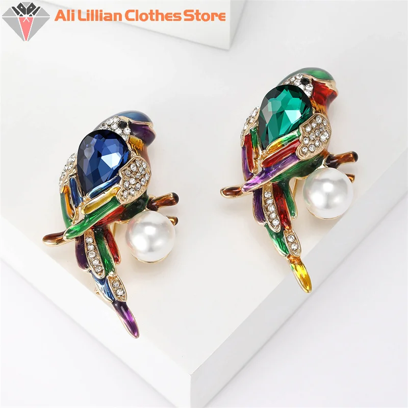 Fashion Animal Rhinestone Pearl Parrot Brooches Pins For Women Clothing Coat Jewelry Party Accessories Gifts