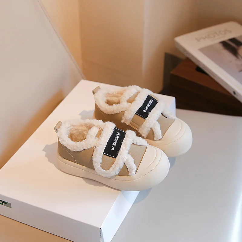 

2025 Winter New Fashionable Children's Shoes with Velvet Warm Casual Shoes for Daily Versatile Girls' Outdoor Shoes