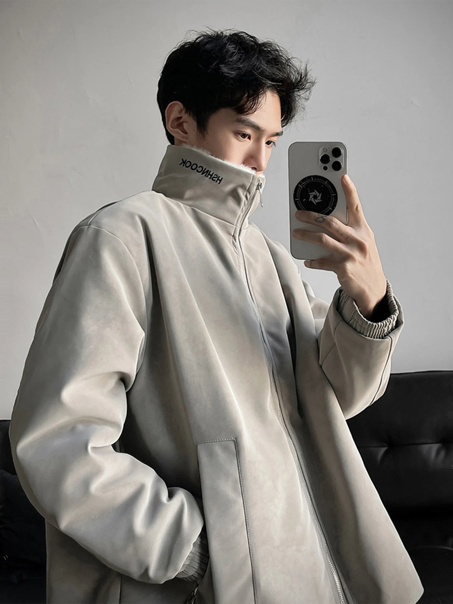 

Мужская зимняя куртка в американском ретро-стиле из искусственной кожи и хлопка, модная брендовая модель с подкладкой, воротником-стойкой и элементами в стиле авиаторской куртки...