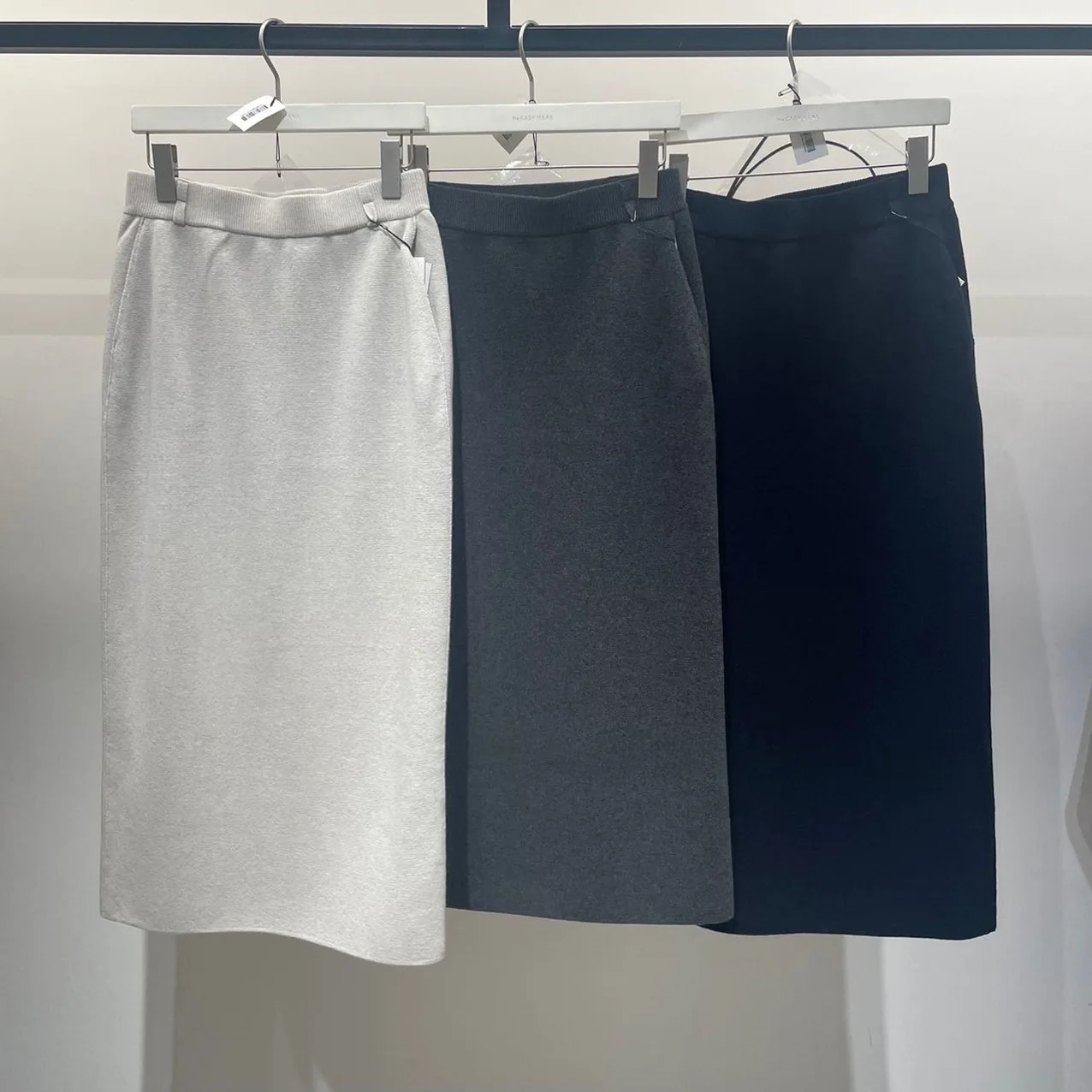 Set mit elastischer Taille und Rock und Gürtel, vielseitiges mittellanges koreanisches Sle-Pendel-Set in reiner Farbe, anderes Material mit mittlerer Taille