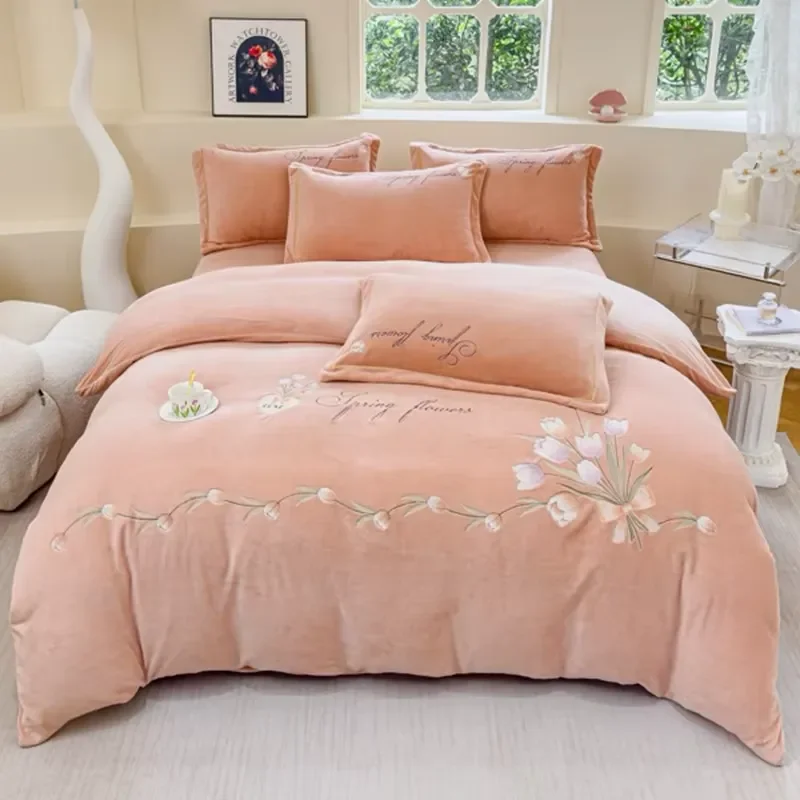 OEM/ODM Pink Home Textile Fluffy Milk Velvet 4Pcs Embroidery Duvet Cover Soft Winter Bedsheets Bedding Set