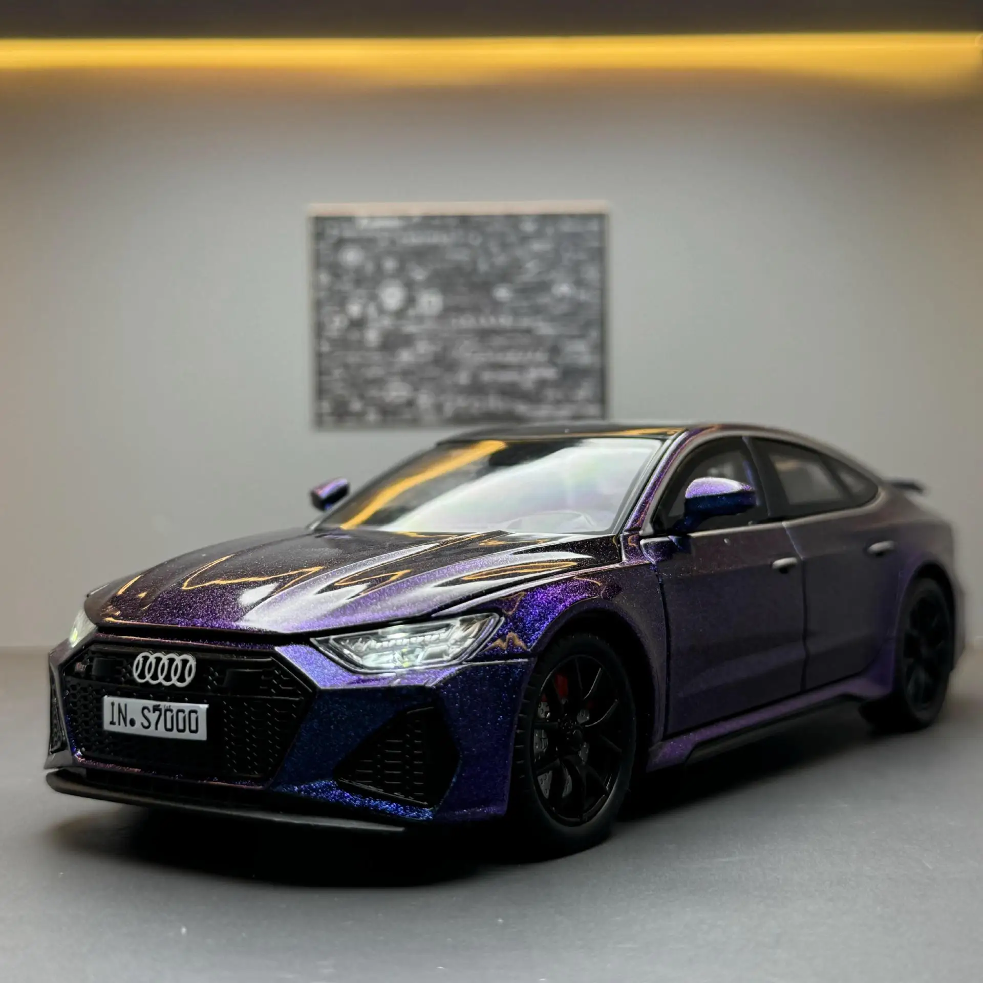 1:24 RS7 Supercar luxe grande voiture alliage moulé sous pression modèle voiture son et lumière passe-temps objets de collection cadeaux garçons