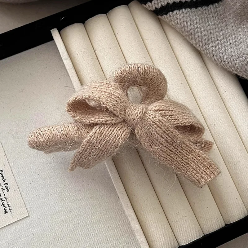 Autumn Winter Woolen Knitted Bow Ski Hair Accessories Hair Claw Clip High Quality Handmade Weave Plush Hair Crabs Shark Clips