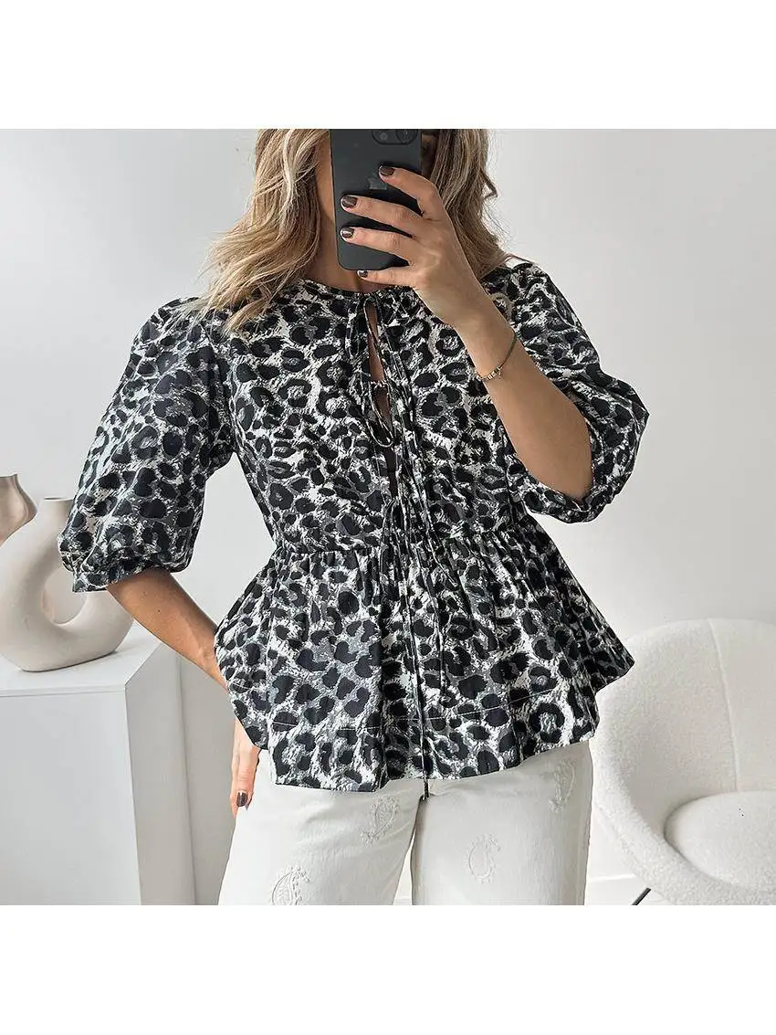 

Loose Leopard Print Bubble Sve Women's irt Lace up round Ne ort Sve Casual Faion Autumn Collection 2025