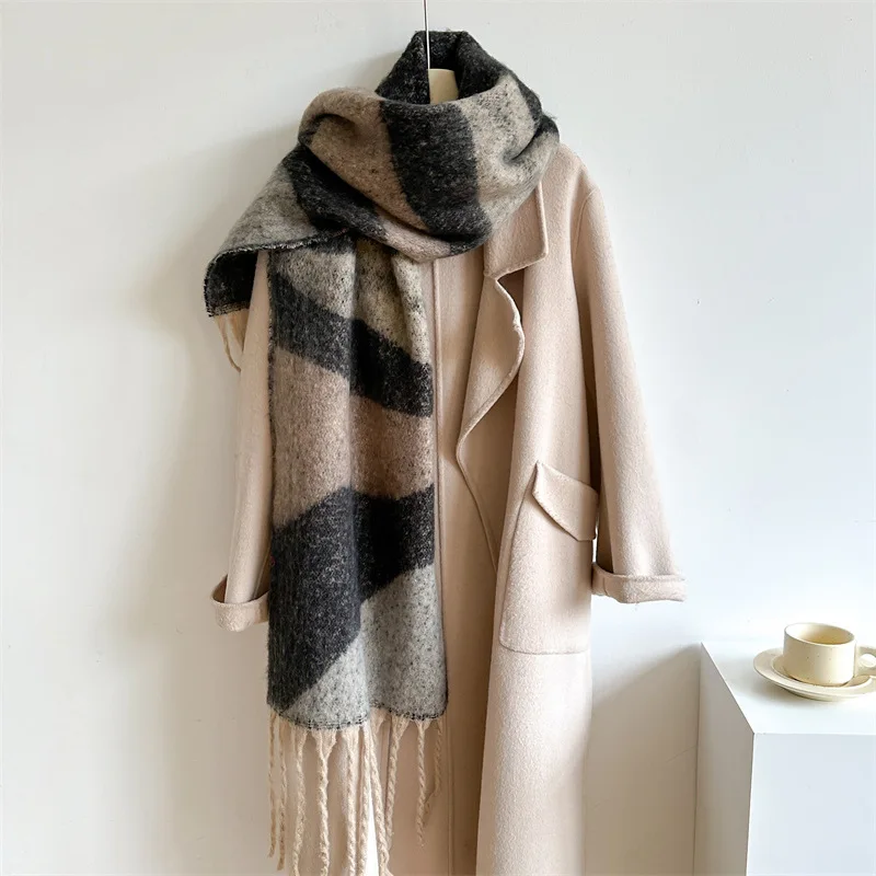 2024NEW Luksusowa marka damska Prosty solidny szalik kaszmirowy Moda Uniwersalny zimowy ciepły szal Pashmina Tassel Blanket Scarves