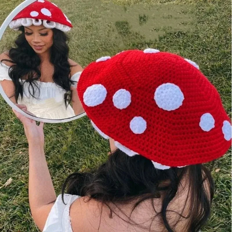 

Милая шляпа Kawaii в стиле Лолиты, красная, фиолетовая, для ролевых игр, вечерние, забавная шляпа с грибами, вязаная вручную женская и мужская стильная