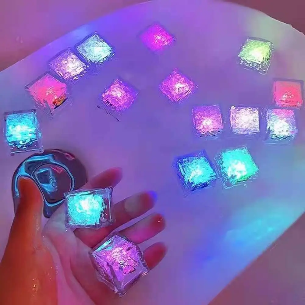 Cubos de hielo Led luminosos, 12 piezas, coloridos, románticos, súper brillantes, para fiesta, Festival, juguetes, regalos para hoteles, bares, Ktv, Flash lento