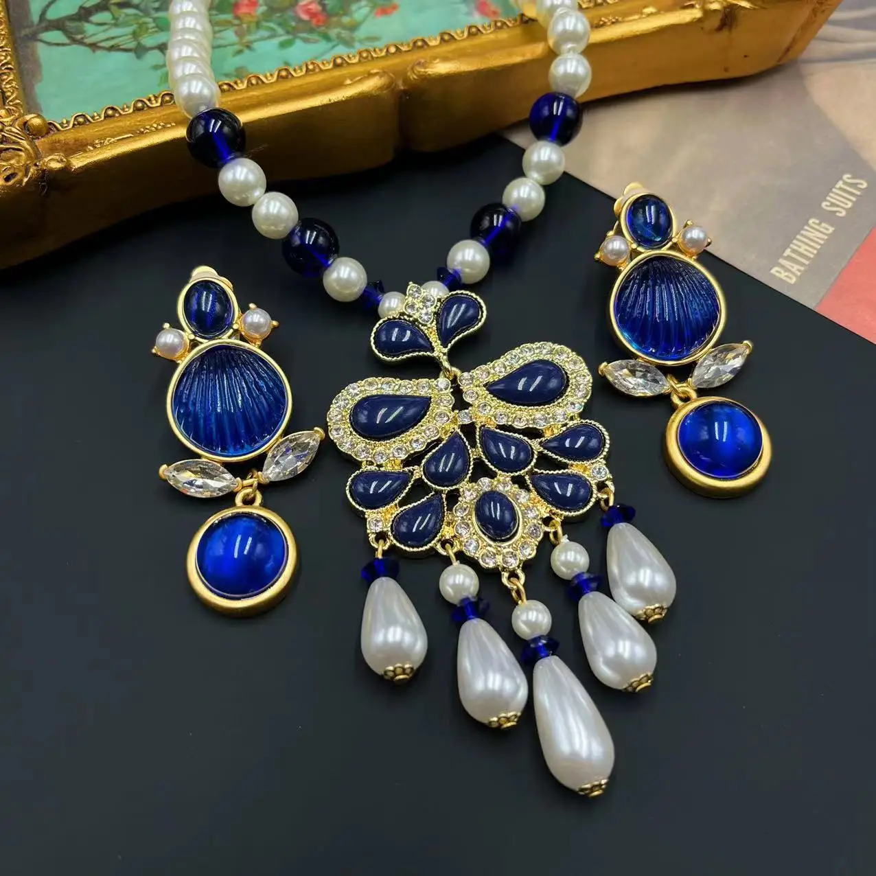 Qingdao Zhonggu Ornament Vintage Factory Tassel Glass Pearl Blue Gem Light Luxury Catwalk Show Hot Selling Necklace