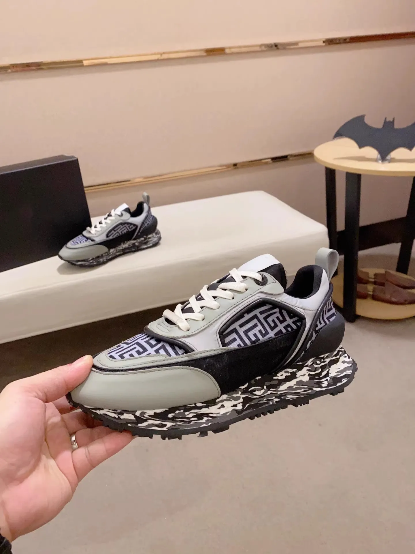 

New Hot-Selling Breathable Anti-Slip Premium Durable Table Tennis Shoes Badminton Training Shoes Exceptional Quality