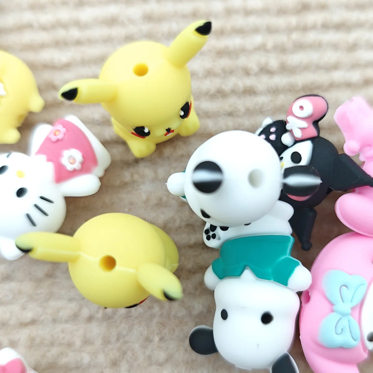 10PCS 3D 실리콘 비즈 새로운 Sanrio 3d 비즈 실리콘 수제 DIY 펜 쥬얼리 펜던트 도매 액세서리 Diy 선물