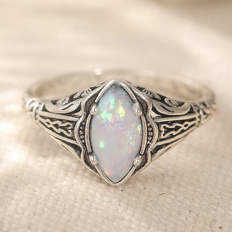 Vintage-Ring für Damen mit eingelegtem Kunstopal, schillernde silberne Farbe, handgeschnitzt, für den täglichen Gebrauch, Partyschmuck, Jubiläumsgeschenk – Detail 3