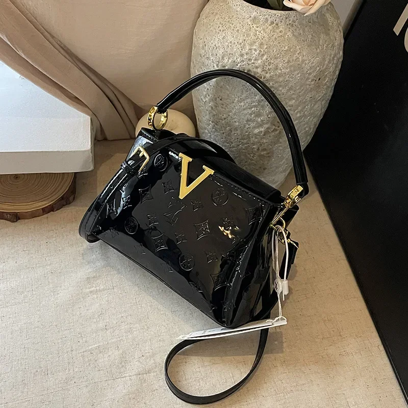 

2026 Premium Textured Women's Handbag Luxury Exquisite Letter Embossed Patent Leather Designer Versatile Shoulder Crossbody Bag