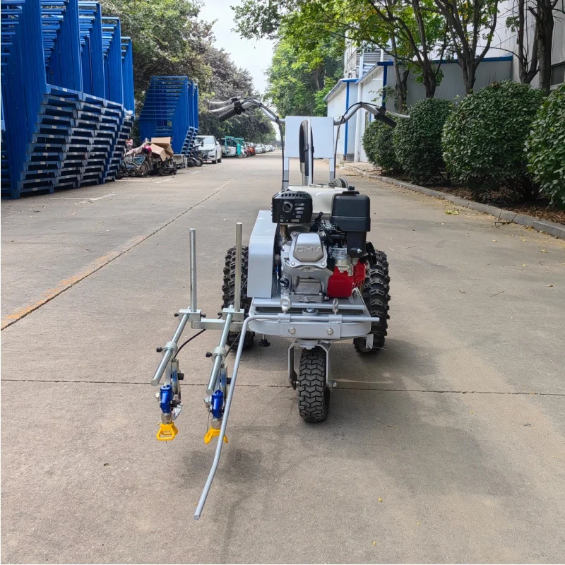 Large Capacity Thermoplastic Road Marking Machine Fast Painting Road Lane Line Marking Equipment With Glass Beads Sprayer