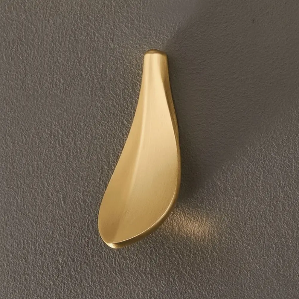Golden Leaf Design Cabinet Handle Loquat Leaf Shape Decorative Drawer Pull Handle Metal Finish Creative Cabinet Hardware