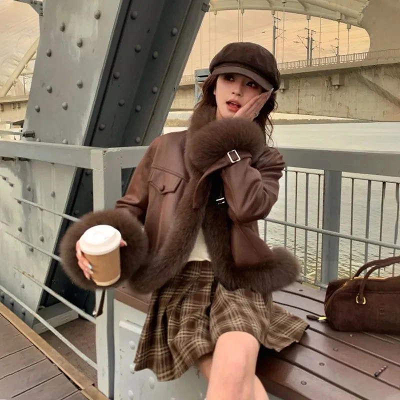 Retro vrouwelijke lange mouwen vossenbont jas herfst winter damesmode korte pluche uitloper 2025, geavanceerde dames patchwork bontjas