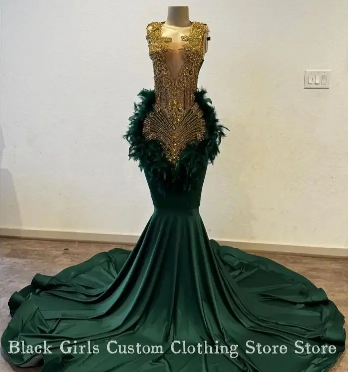 Noble Emerald Green Mermaid Prom Dress 2024 For Black Girls Gold Diamante Feather Applique Satin Wedding abi ball gowns