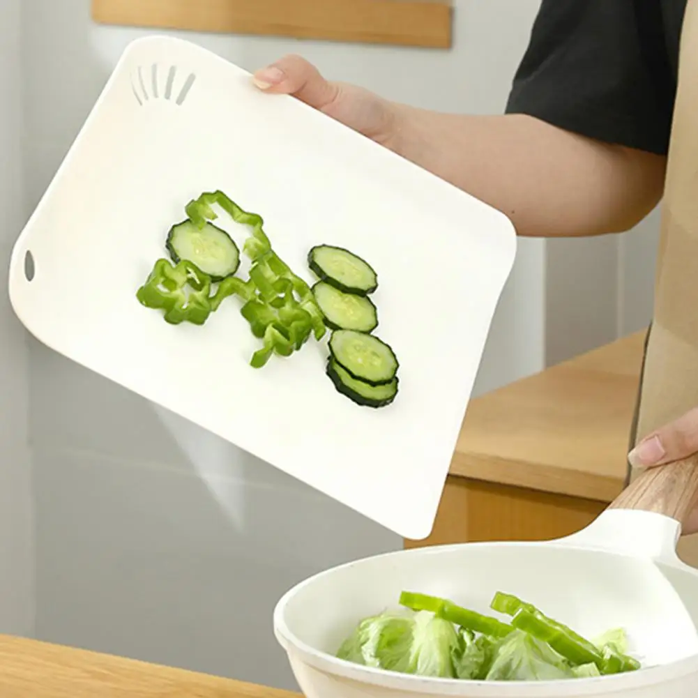 Plastic Chopping Board with Carved Edges, Food Grade Fruits Vegetables Meat Cutting Board, Non-slip Food Prep Board for Kitchen
