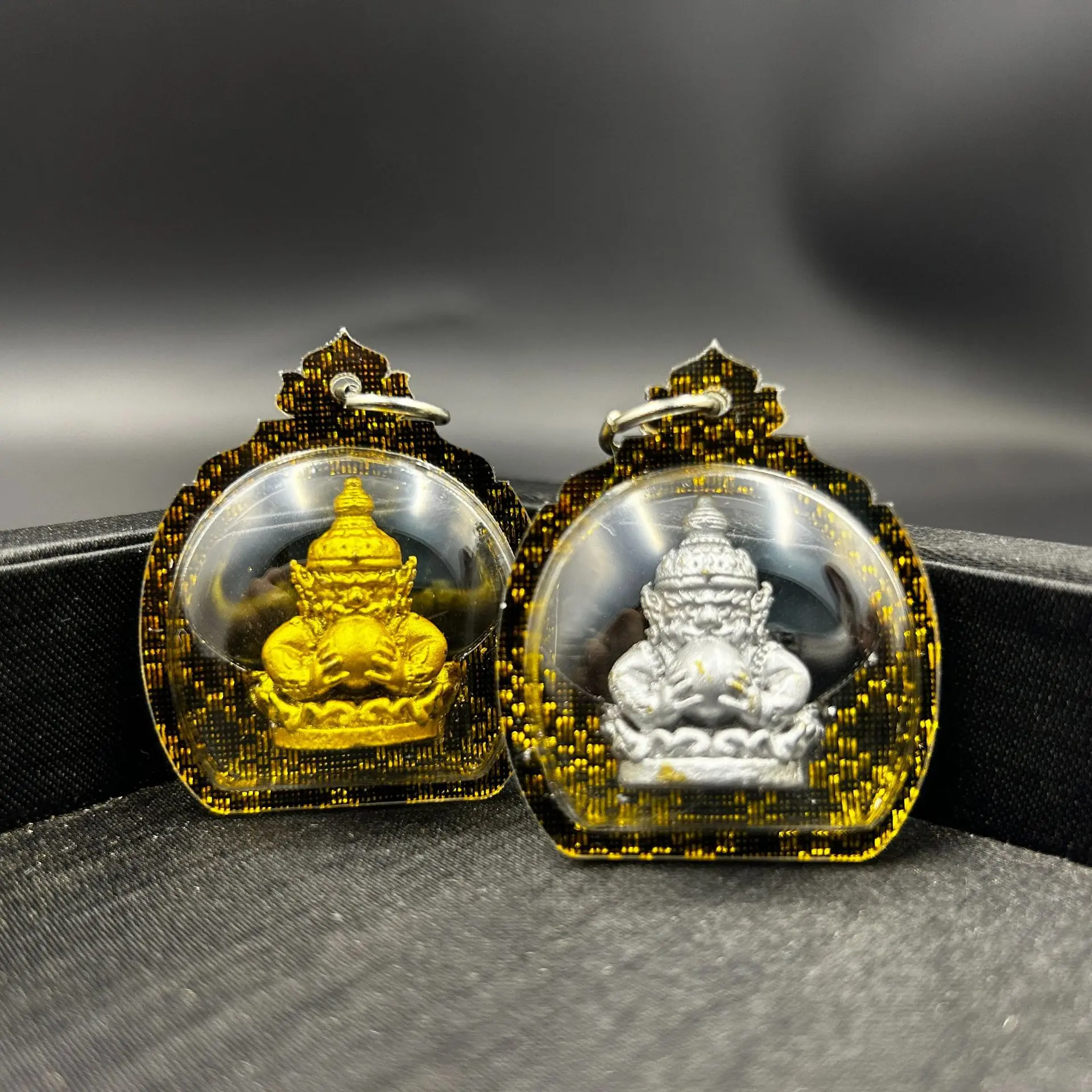 Colgante de cobre estilo zodíaco animal, étnico, retro y artístico, de la Templo Luah de Heng Tian Shen, Tailandia, para transmisiones en vivo.
