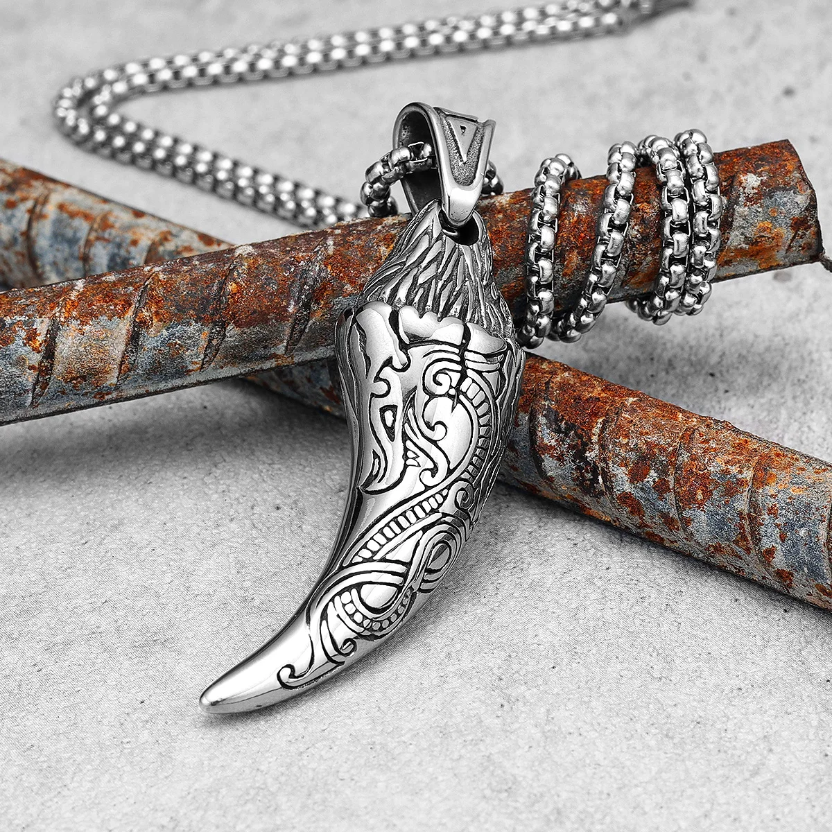 Carved Wolf Teeth Men Necklaces With Pendant Stainless Steel Jewelry For Male Women Punk Hip Hop Accessories Gifts Wholesale