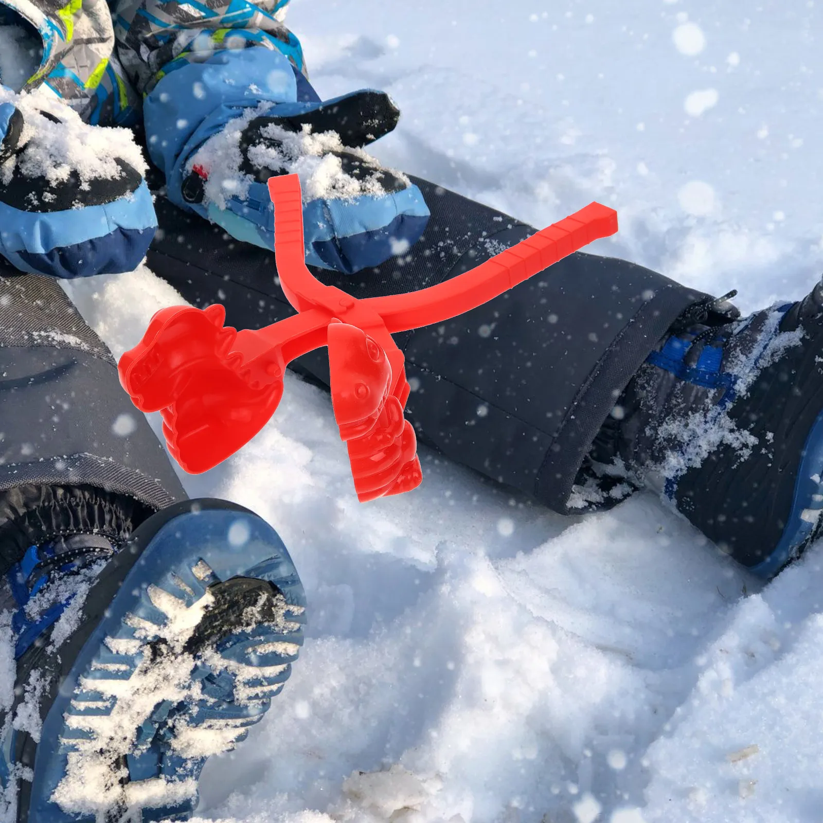 4Pcs Makers Dinosaur Shape Premium Plastic Snow Clamps Winter Outdoor Sand Play Games for Kids Family Fun