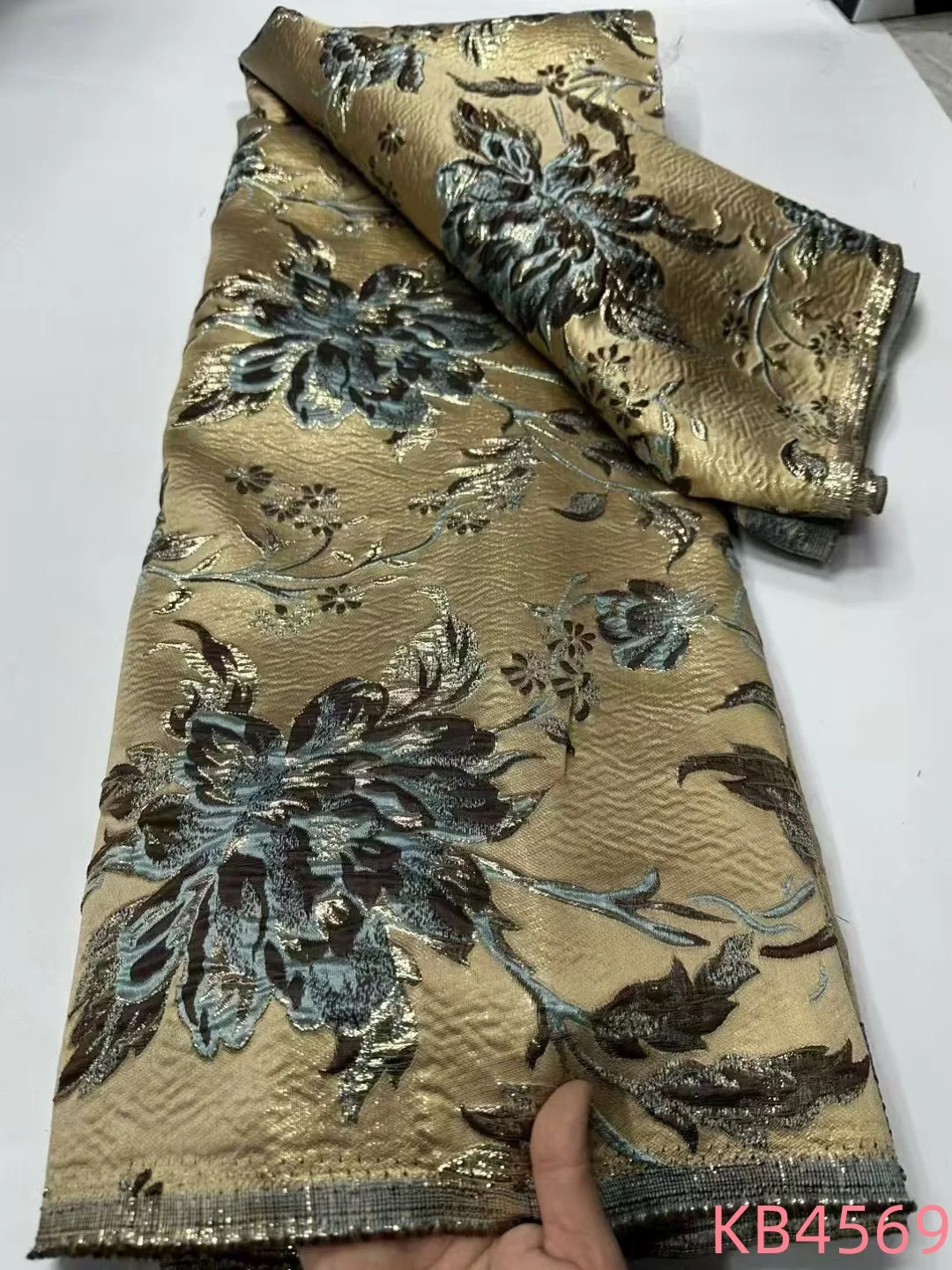 

African Brocade Jacquard Fabrics 2025 High Quality Nigerian Gilding Brocade Lace French Mesh Tulle Lace Fabric For Sewing KB4569
