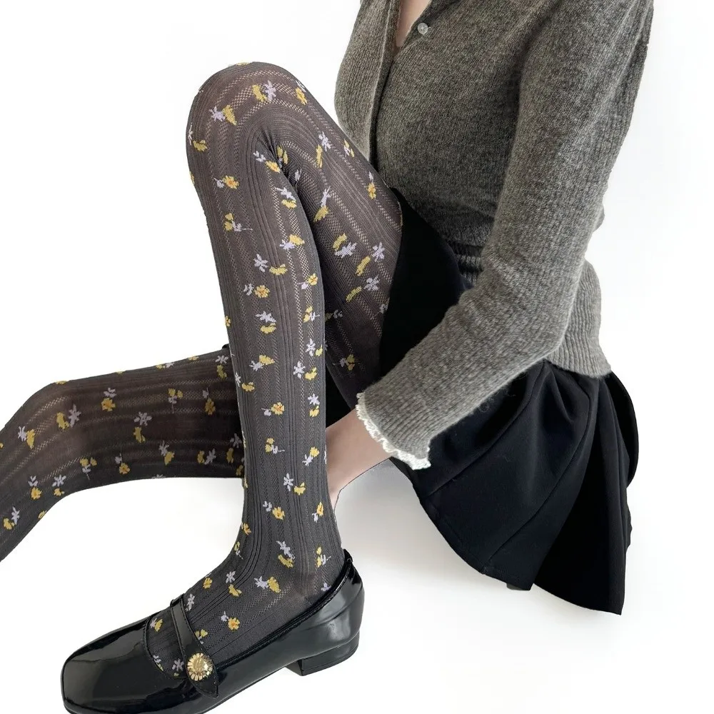 

Fashionable Jacquard Knitted Stockings Breathable Skinny Fit Foral Tights Soft High-elastic Vertical Stripe Pantyhose Daily Wear