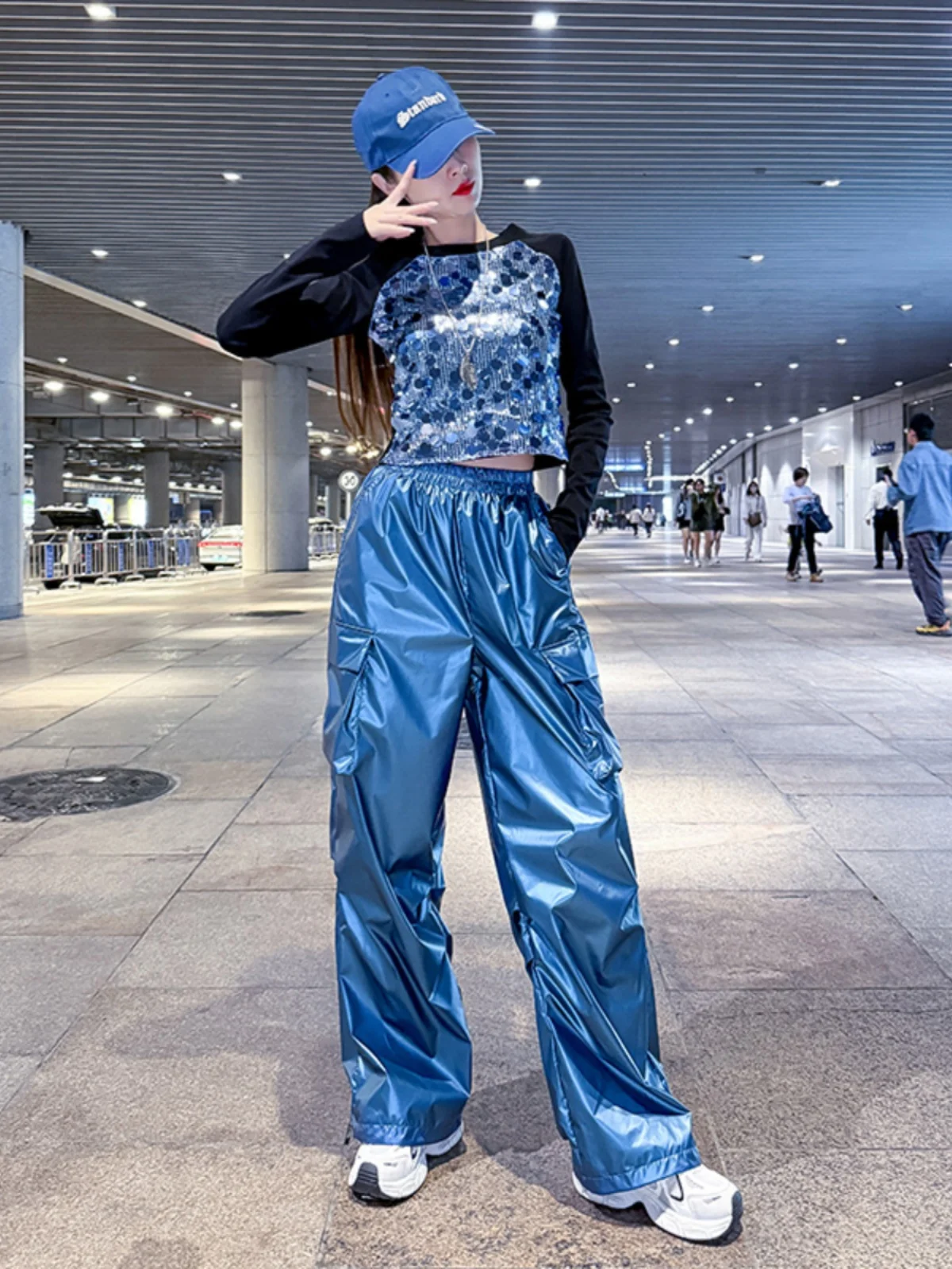 Modern Dance Outfit Loose Sequin Youthful Two-Piece Set for Square Dancing And Ghost Step Dancing Fashionable And Comfortable