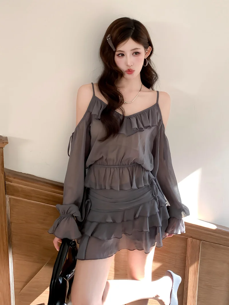 

Kumikumi Grey Halter Neck Shirt And Skirt Two Piece Set Women's Fashion Spring Collection Lantern Sleeve V Neck Polyester