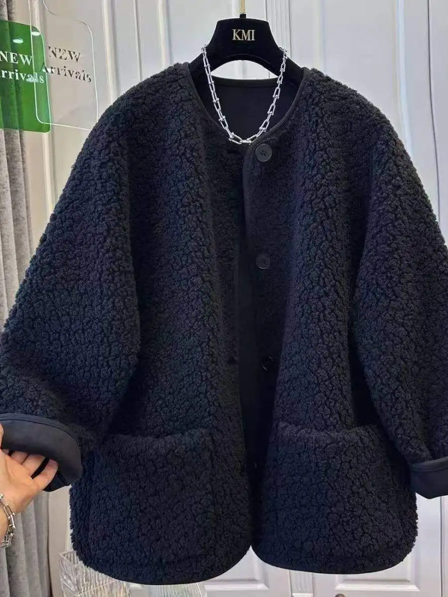 معطف نسائي فضفاض من فرو الخروف بأزرار، معطف دافئ أسود راقي، تصميم أنيق للتنقل اليومي، لون نقي، أكمام طويلة