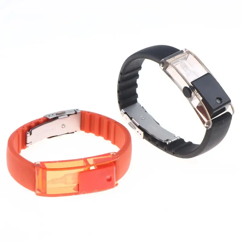 Innovatives Armband mit integriertem Duftspender, das eine praktische Duftfreisetzung für den täglichen Gebrauch, auf Reisen und bei Verabredungen ermöglicht. Verstellbar, 1 Stück. – Detail 5
