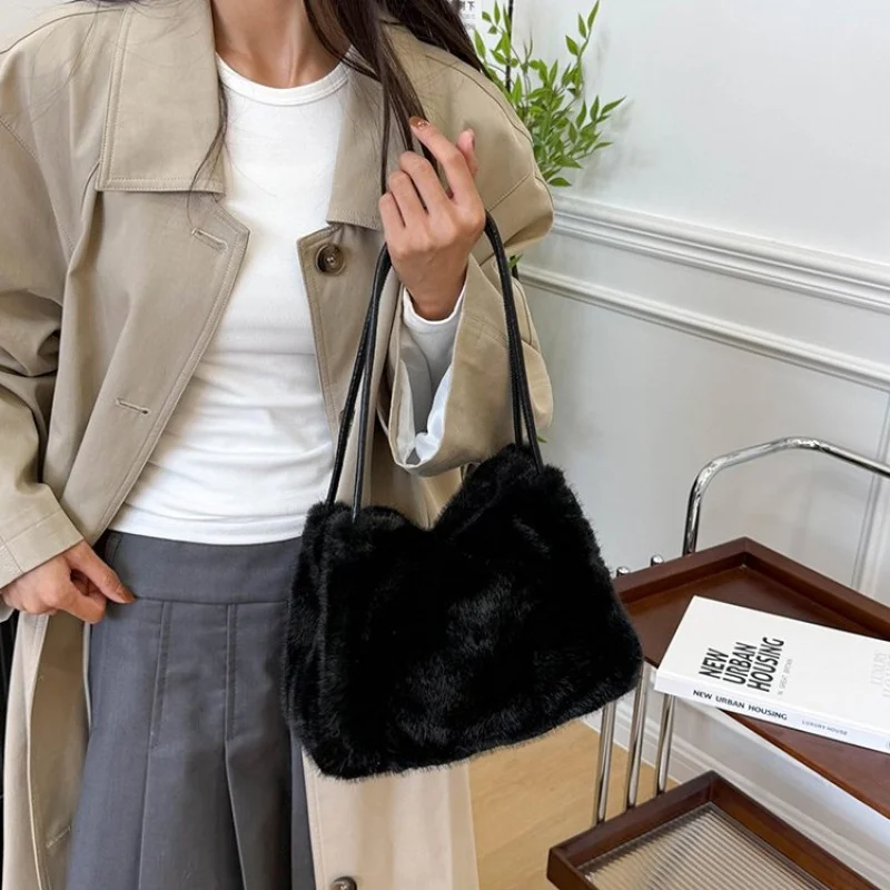 

Stylish Faux Leather Crossbody Bag Women Breathable Lining Magnetic Buckle Lightweight Travel Essential Best-Selling Bag​