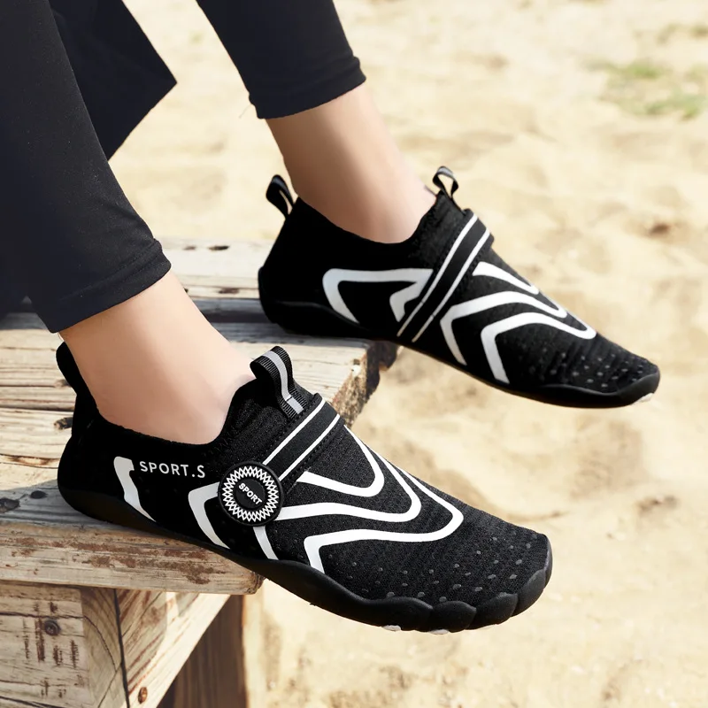 

New lightweight shoes summer swimming diving quick drying beach couple indoor fitness sneakers