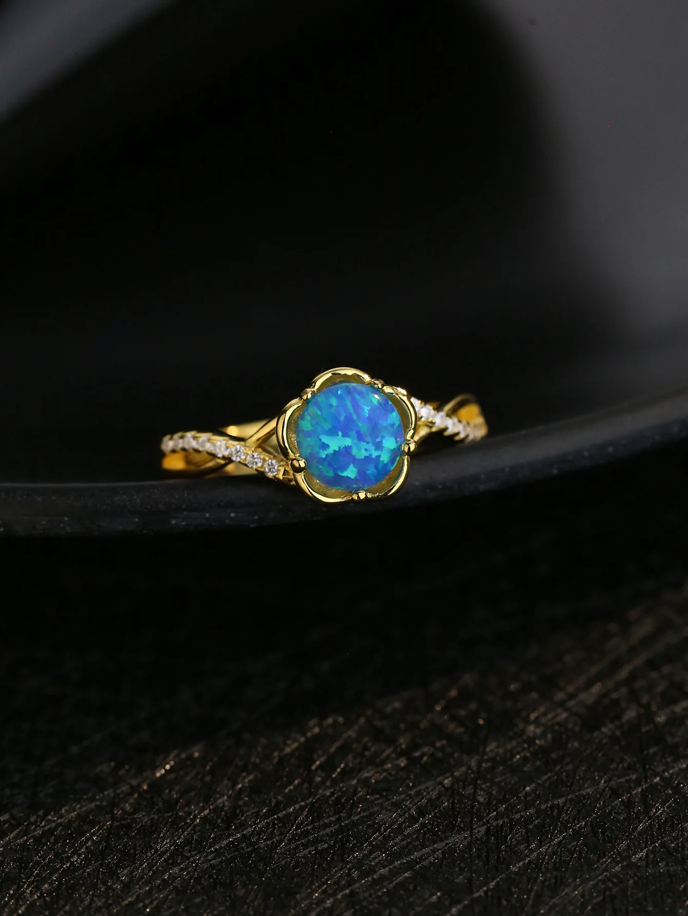 

Pure 925 Silver Women's Flower Ring with Zircon and Blue Light Opal Noble Elegant Color for Anniversary or Important Party