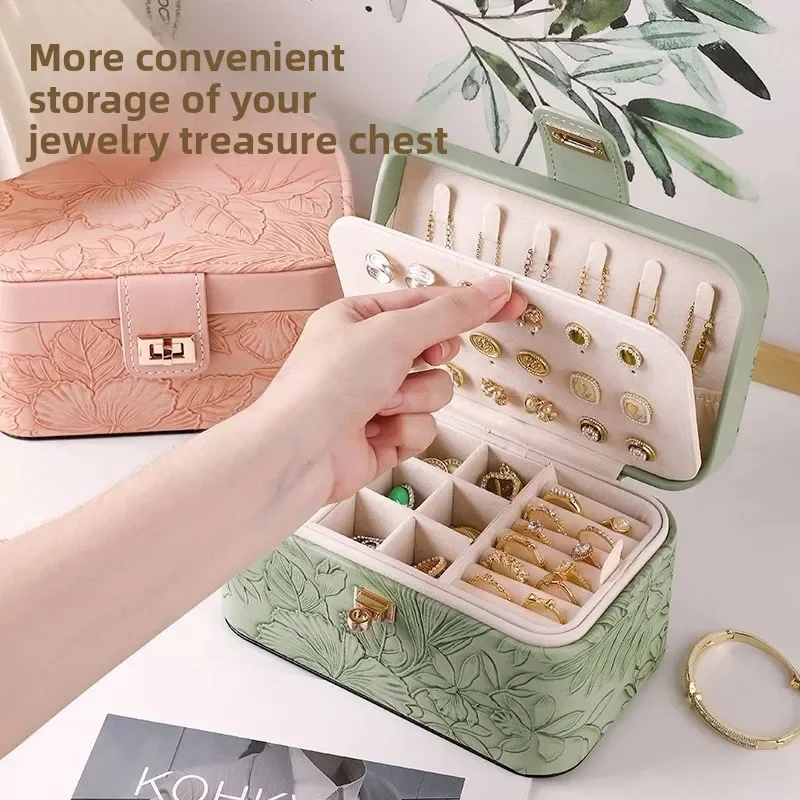 صندوق مجوهرات للساعة المحمولة، حقيبة تخزين صغيرة للسفر للخواتم والقلائد والأقراط وأحمر الشفاه مع فتحة حلقية قابلة للإزالة من جلد البولي يوريثان