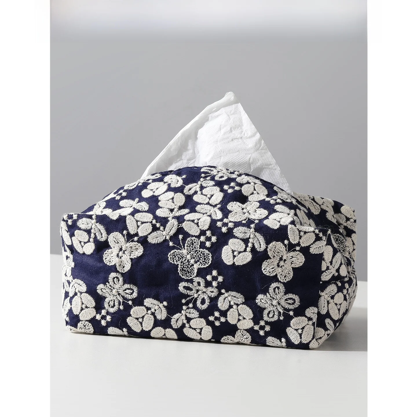 

Ele Retro Embroidered Cloth Art Tissue Box Bedroom Desktop Der Sle Home Decorations Accories for B&B