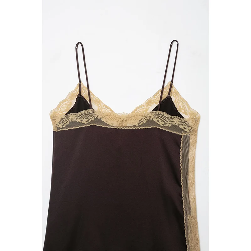 Top da donna 2025 New Fashion Scollo a V dritto Elegante decorazione in pizzo Camis da donna Top Chic Giovane ed elegante Joker Top da viaggio