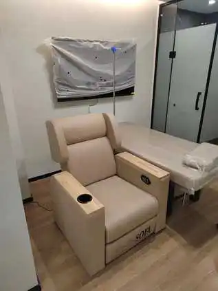 Sofa Design Infusion Chair Hospital Comfortable Infusion Medical Transfusion Chair With IV Pole Infusion Chairs