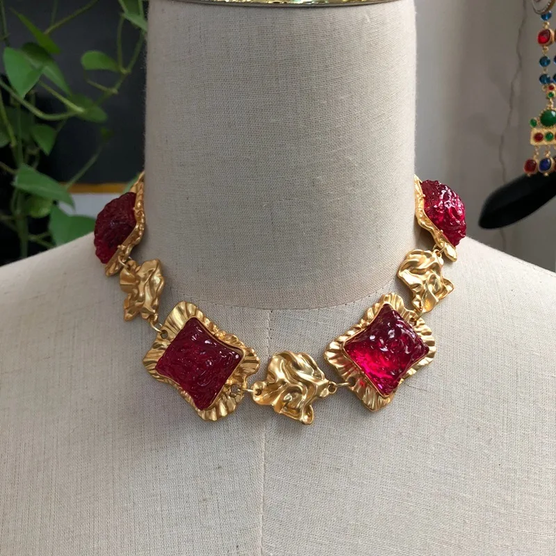 

Medieval Western Lava Effect Irregular Red Jelly Plated Real Gold Mist Gold Silver Needle Earrings Bracelet Necklace Set