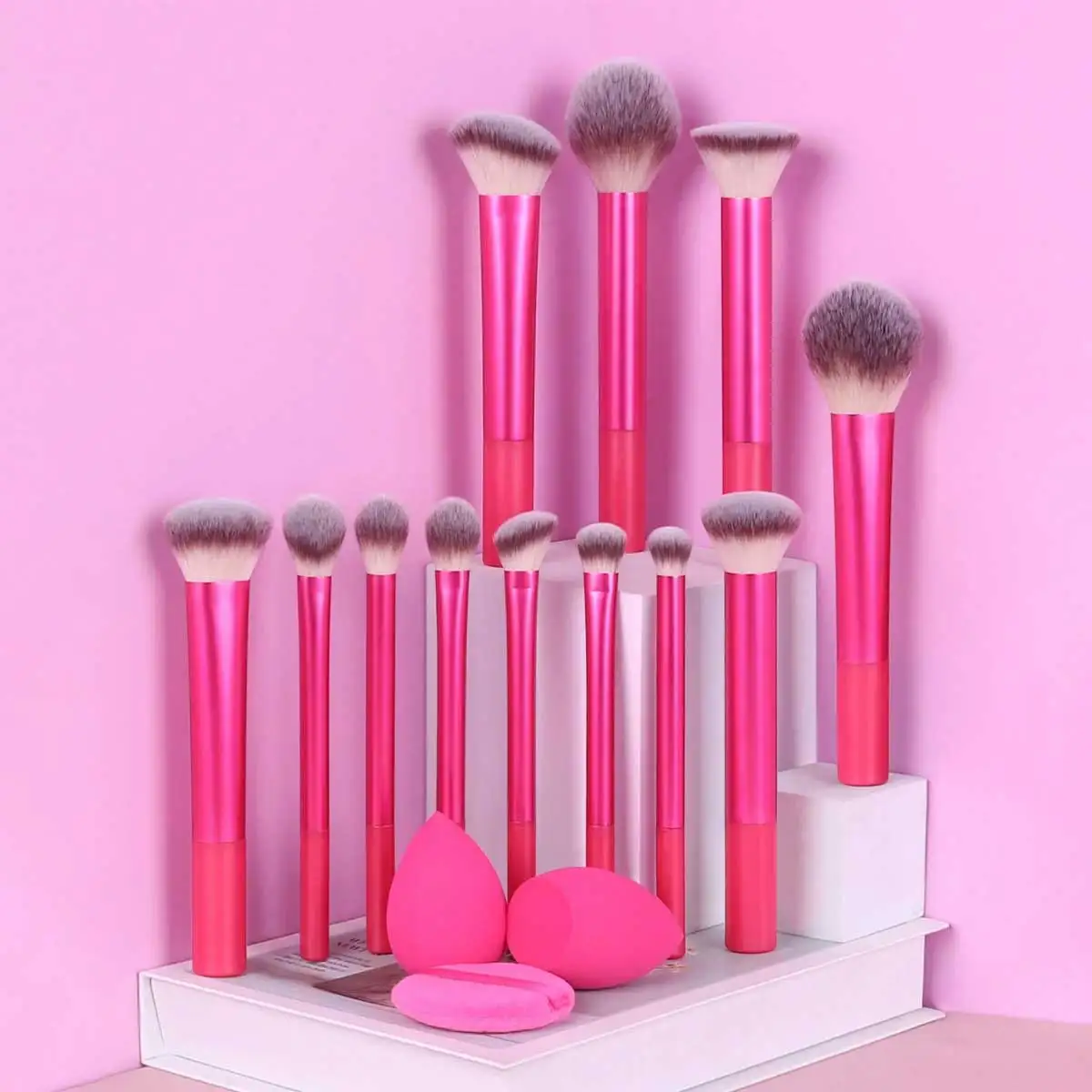 Make-up-Pinsel-Set, inklusive Puderpinsel, Rougepinsel, Textmarkerpinsel, Lidschattenpinsel, Wimpernpinsel, Eyeliner-Pinsel, abgewinkelt