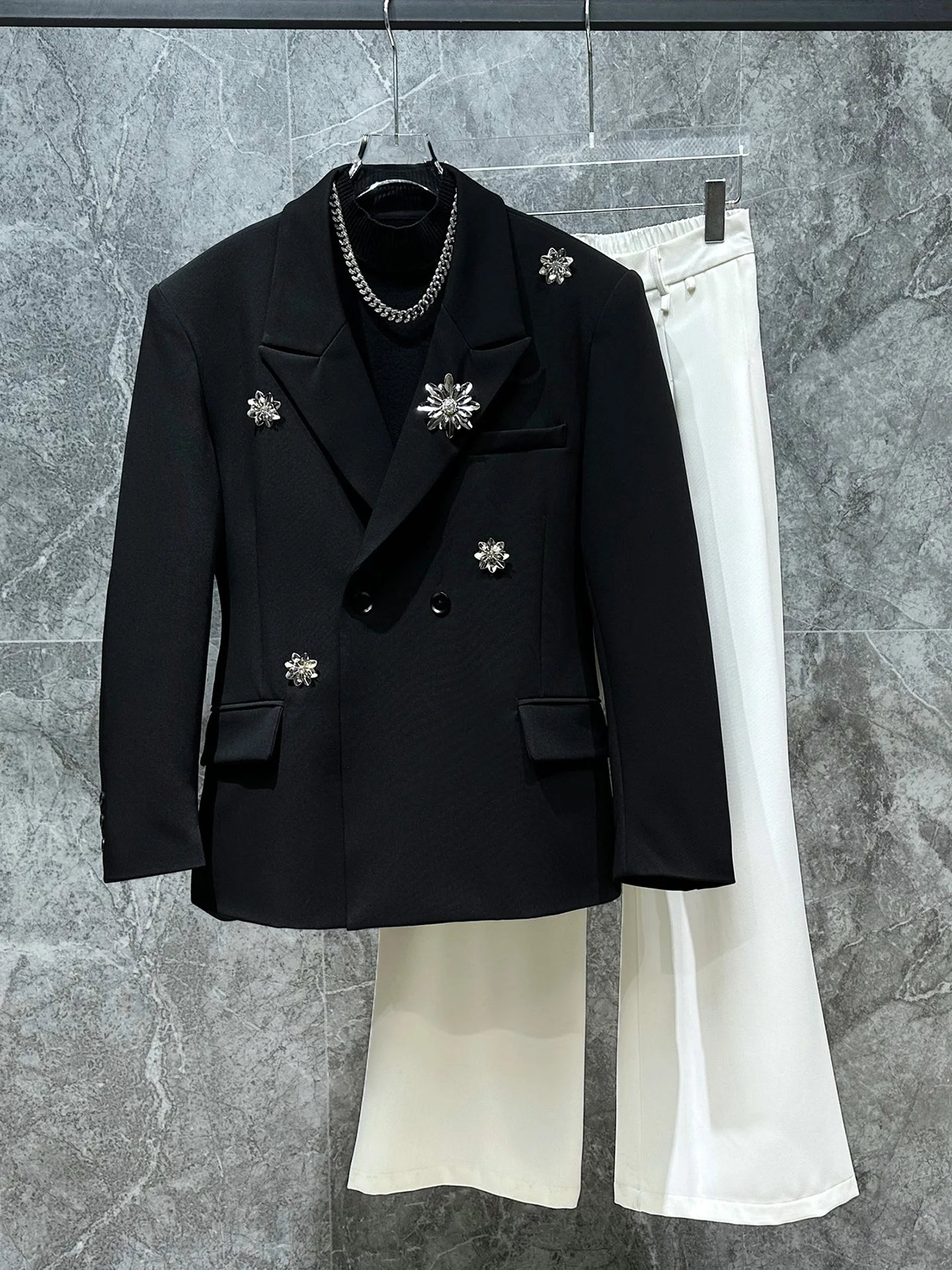 

Мужской двубортный пиджак Ele Bla: приталенный крой, с подплечниками, модный корейский стиль, длинный рукав