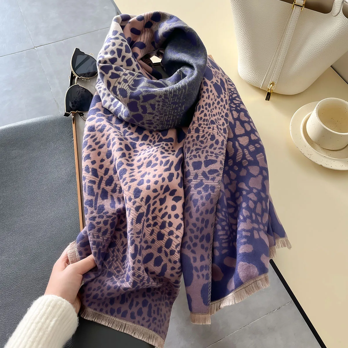 2024 New Winter Luxury Leopard Print Cashmere Scarfs Women Soft Thick Shawls Wraps Pashmina Stoles Lady Warm Blanket Bufandas