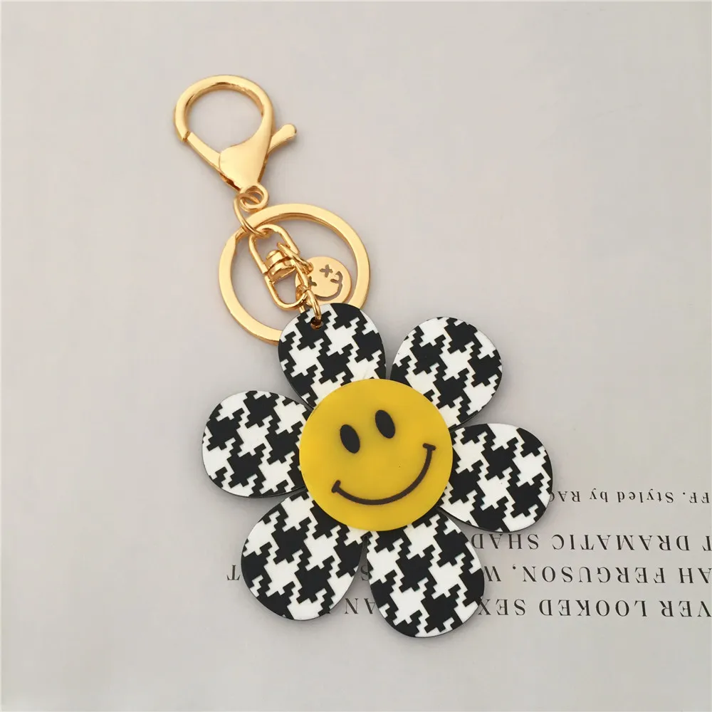 Keychain Cartoon Face Gold Color Fashion keychain for car keys Pendant For Women Man Jewelry Gifts